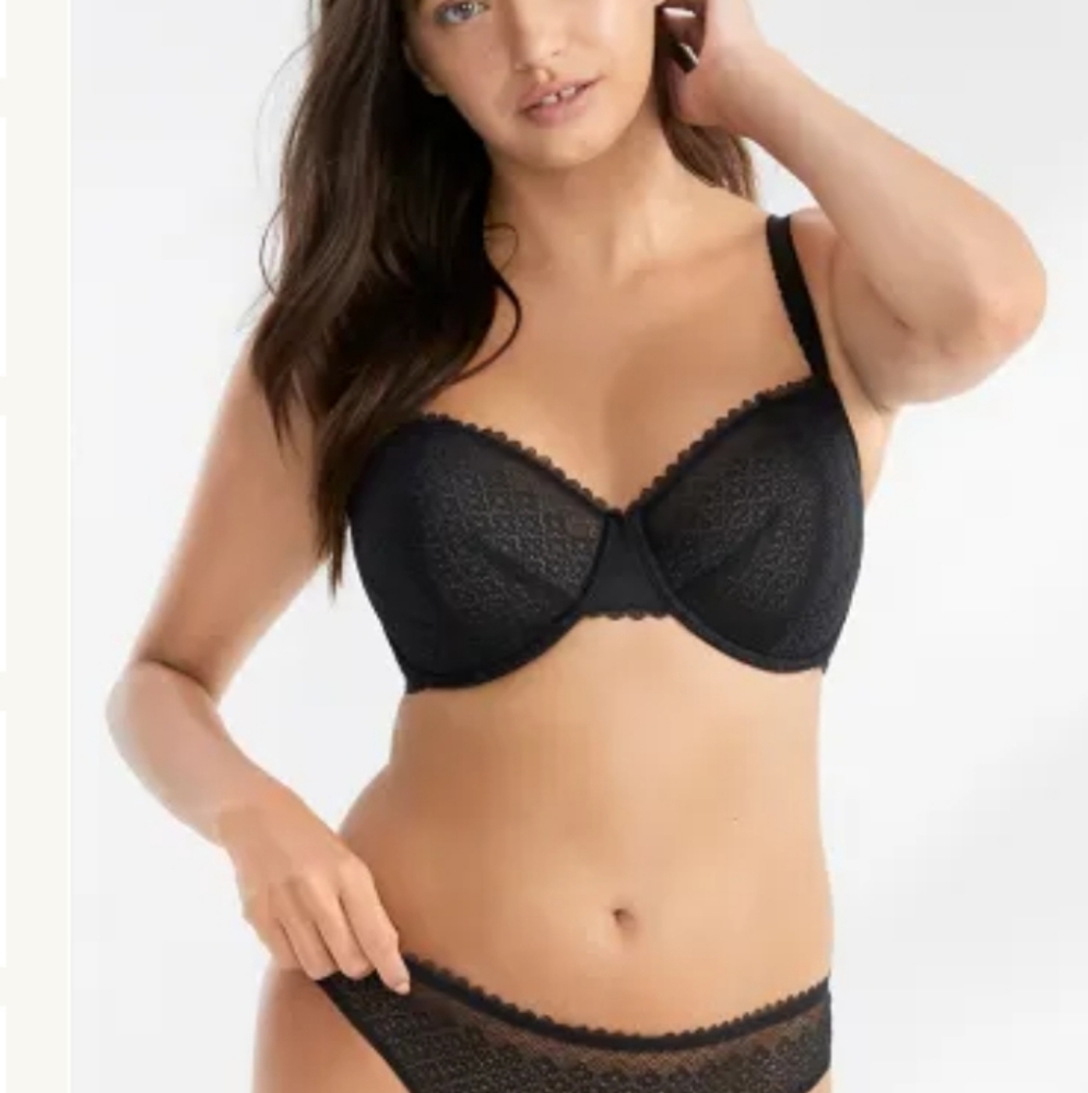 SOLD The Push-Up without Padding bra by Bare